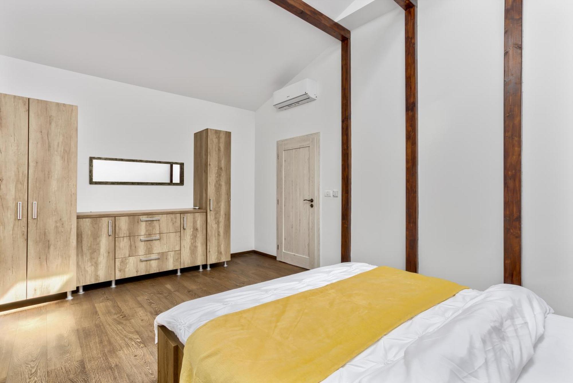 Ari Central Grand Apartments - Luxurious Stay Arad Esterno foto
