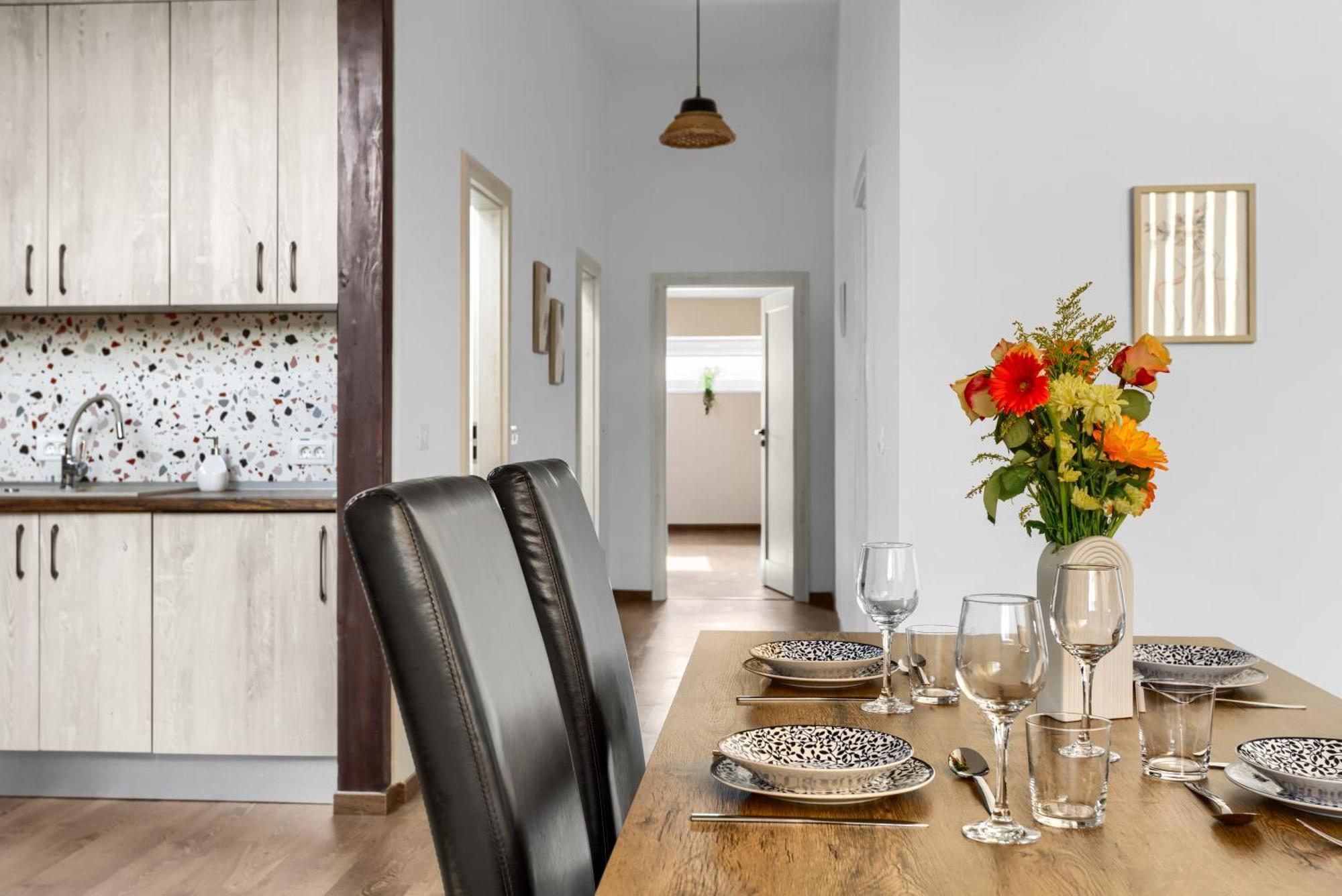 Ari Central Grand Apartments - Luxurious Stay Arad Esterno foto